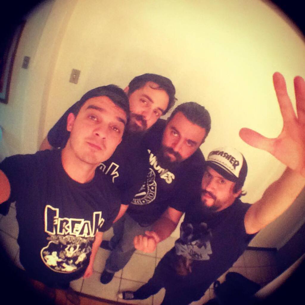 Domingo de shows na praia do Laranjal