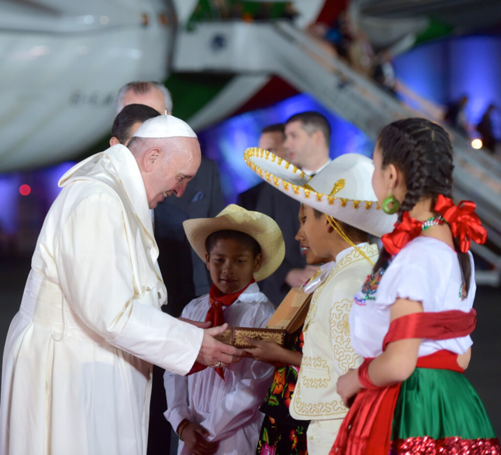 Durante visita ao México, papa celebra cultura indígena em Chiapas