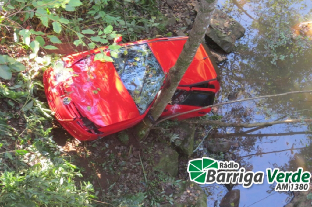 Polícia Mais um veículo cai da ponte do Caravággio em Ouro