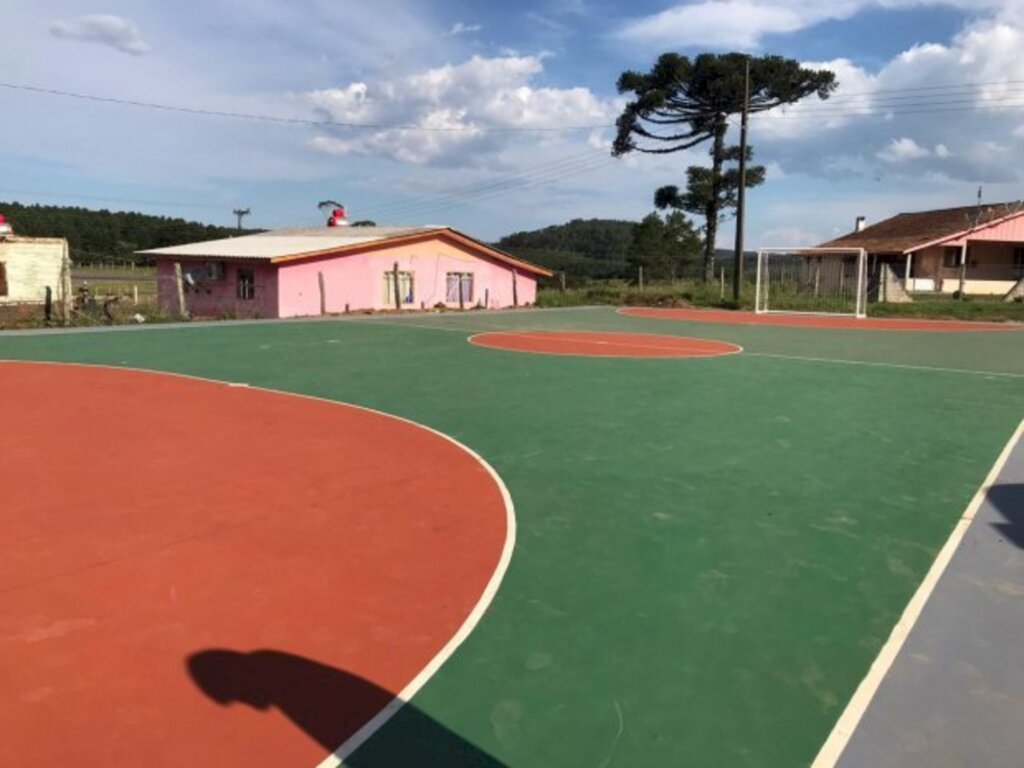 Divulgação / Secretaria de Estado da Educação - Quadra de esportes em Santa Cecília construída por meio de transferência voluntária do Governo do Estado.