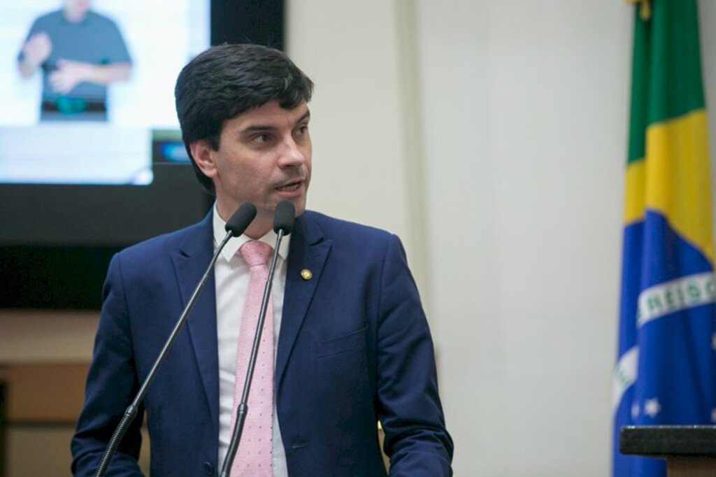  - Deputado estadual Ulisses Gabriel (PSD).