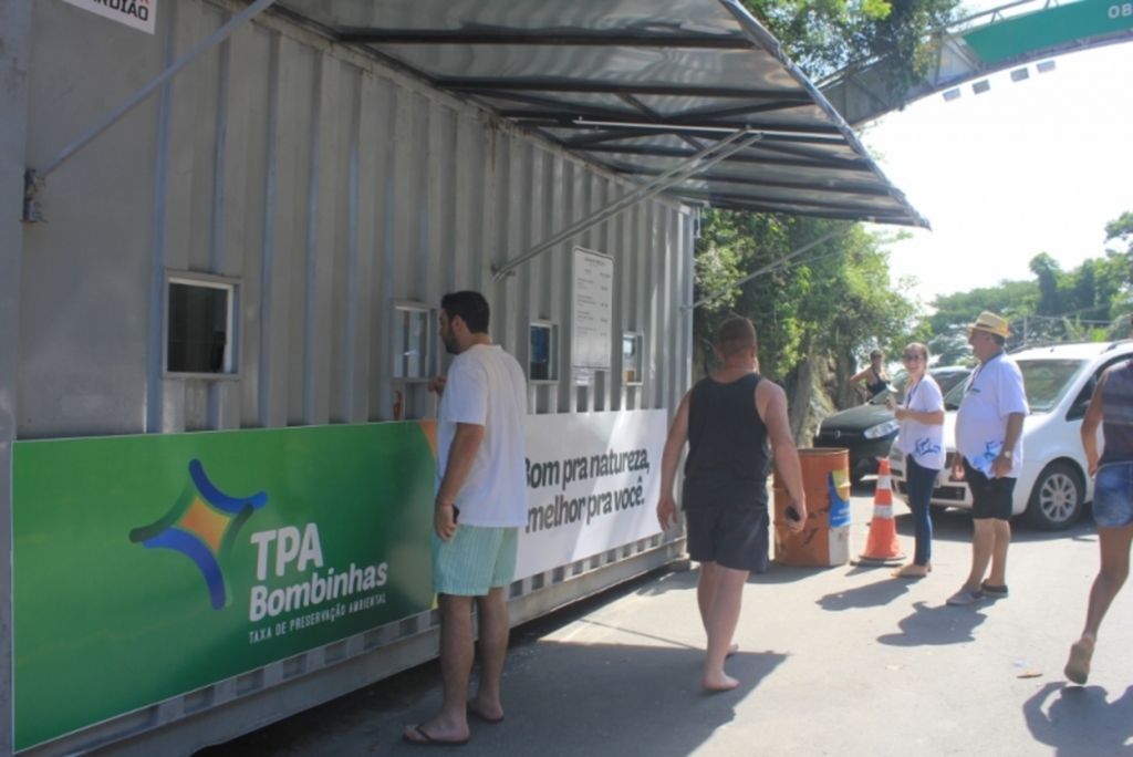  - PEC 1/2019 visa proibir cobrança de taxas voltadas à preservação ambiental, como ocorre em Bombinhas. FOTO: Manuel Caetano/Prefeitura de Bombinhas