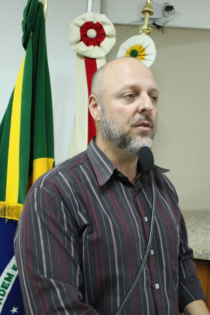 Vereador João Marqueze pede implantação de faixas elevadas para travessia de pedestres