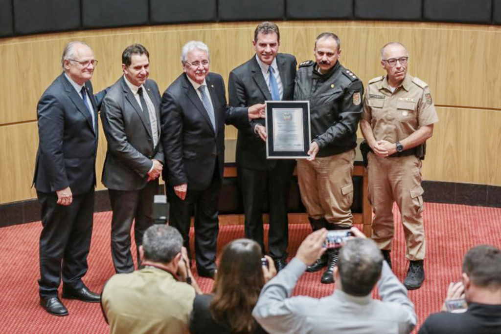 Alesc homenageia policiais que cuidam de rodovias há oito anos sem mortes