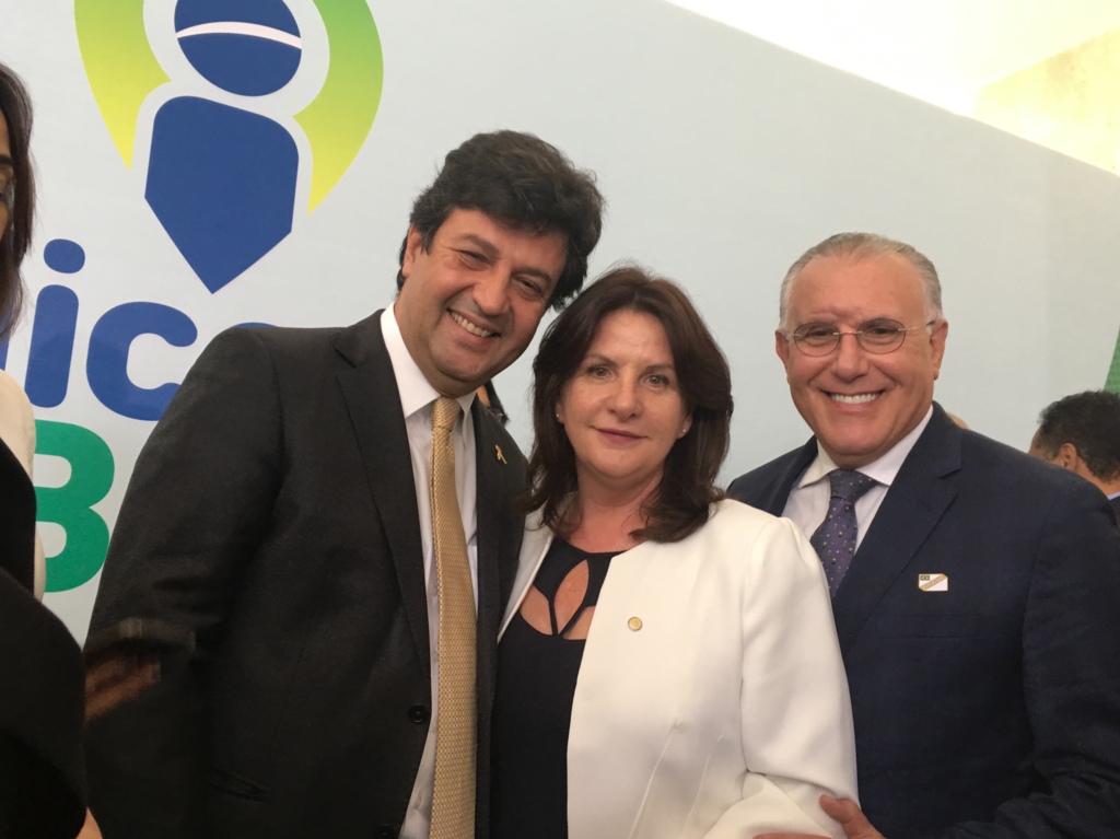 Carmen Zanotto participa do lançamento do programa Médicos pelo Brasil em Brasília