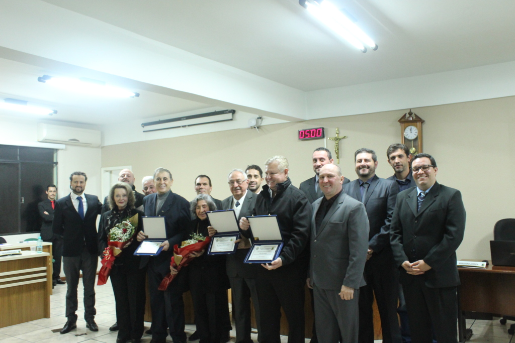 Noite de homenagens marcou a sessão desta segunda-feira do Legislativo hervalense