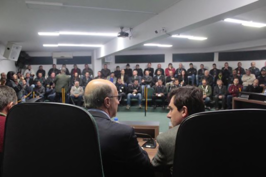 Assembleia debate projeto de sanidade vegetal em Sombrio