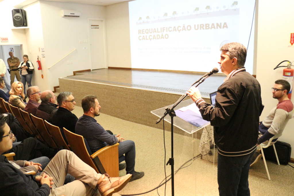 Prefeitura apresenta projeto de revitalização do calçadão