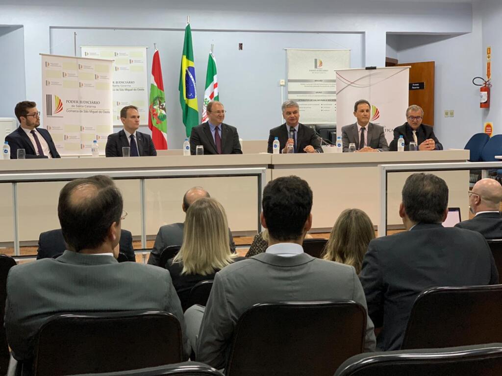 Presidente do TJSC reúne-se com magistrados no Oeste