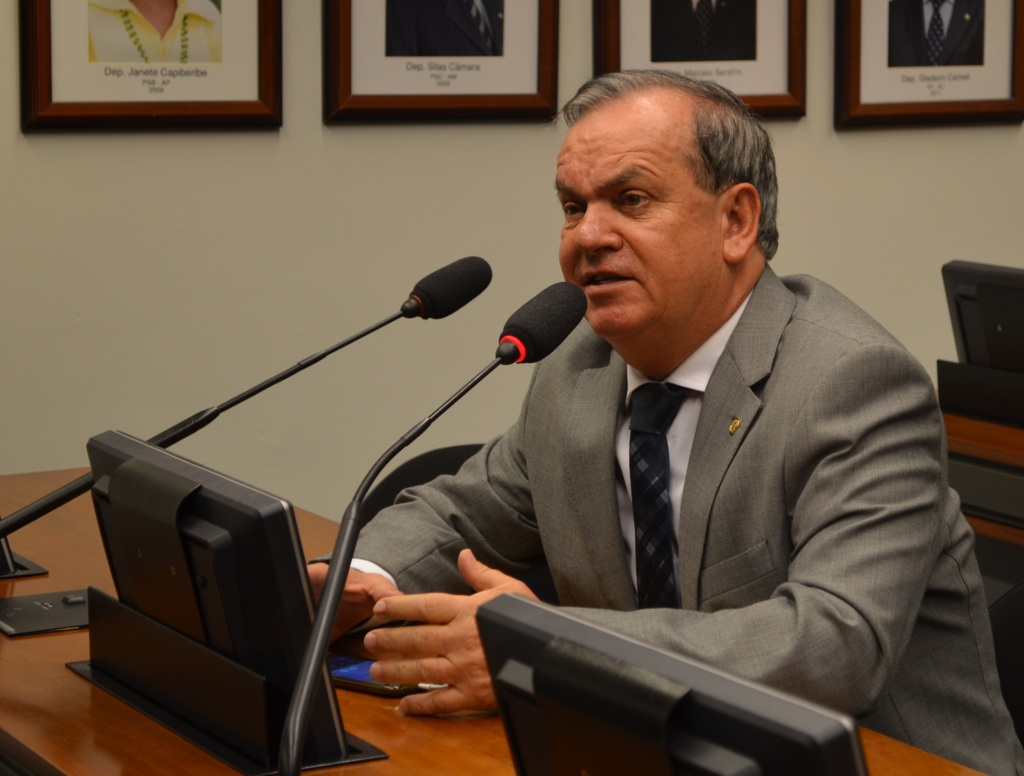  - Deputado catarinense Rogério Peninha Mendonça (MDB).