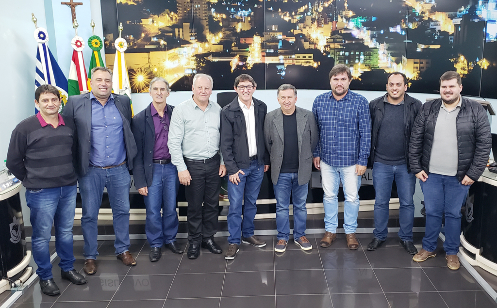  - Valmor, Bruno, Coronetti, Valduga, Enio, Zocoli, Renato, Gilmar e Lucas.