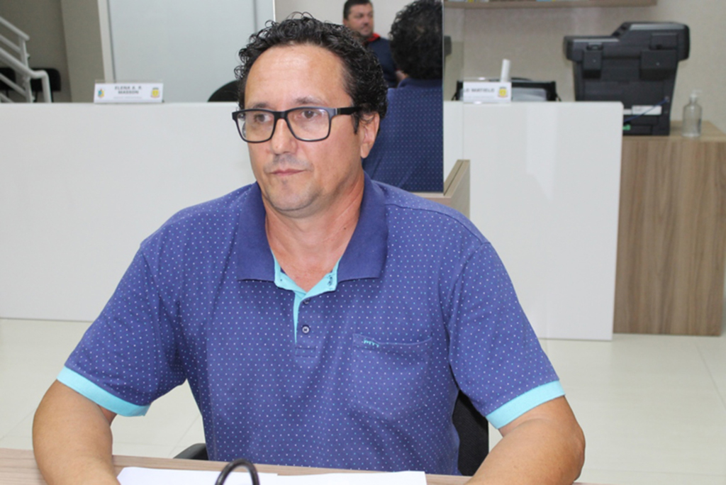 Ivonei Antonio Dambros requer informações sobre gastos da Prefeitura com borracharia