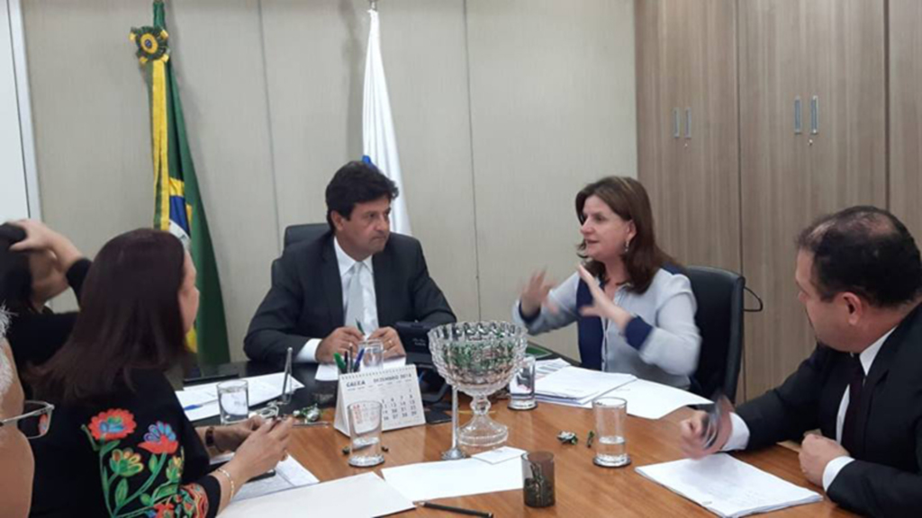  - Em janeiro a deputada federal Carmen Zanotto esteve com o Ministro Mandetta solicitando a habilitação dos serviços que estavam pendentes em SC.