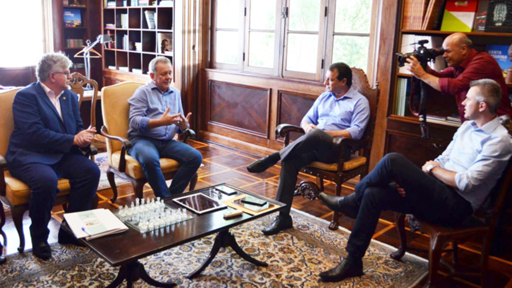 FECAM - Encontro Ponticelli e Carlos Moisés na Casa da Agronômica.