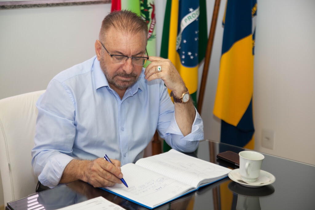 Marcos Porto. - Prefeito de Itajaí Volnei Morastoni