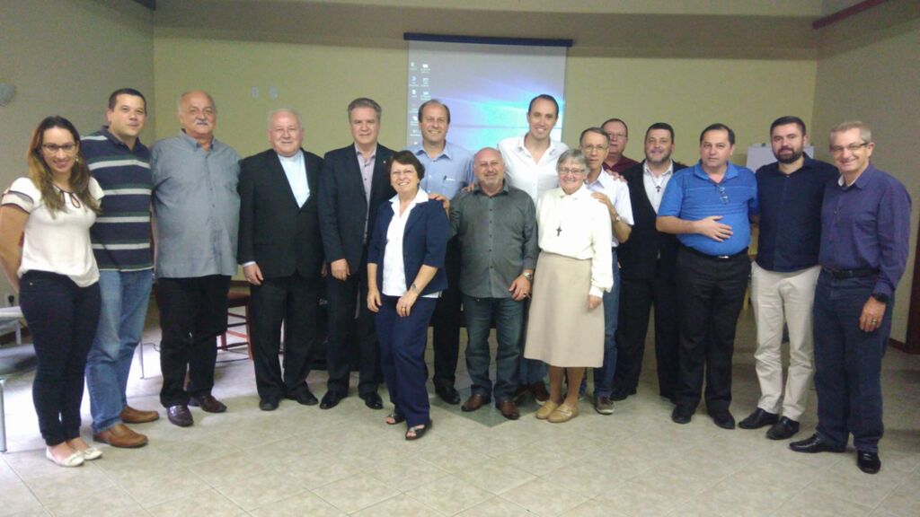 Luiz Modesto Assessoria Parlamentar do Deputado Valduga - Reitores de santuários catarinenses debatem projetos de turismo religioso