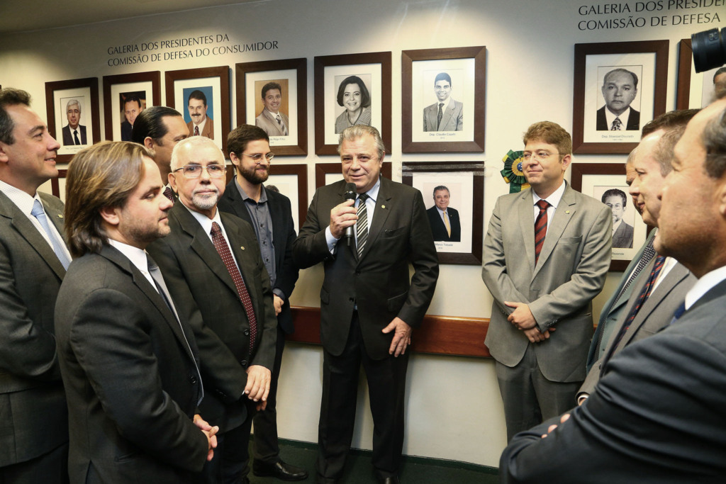 TEBALDI É HOMENAGEADO COM RETRATO NO HALL DOS PRESIDENTES DA CDC