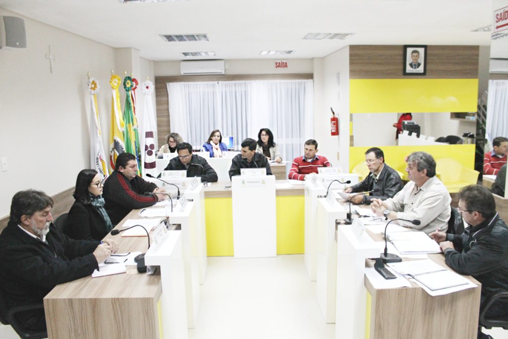 Legislativo ourense realizou o terceiro encontro do mês de junho