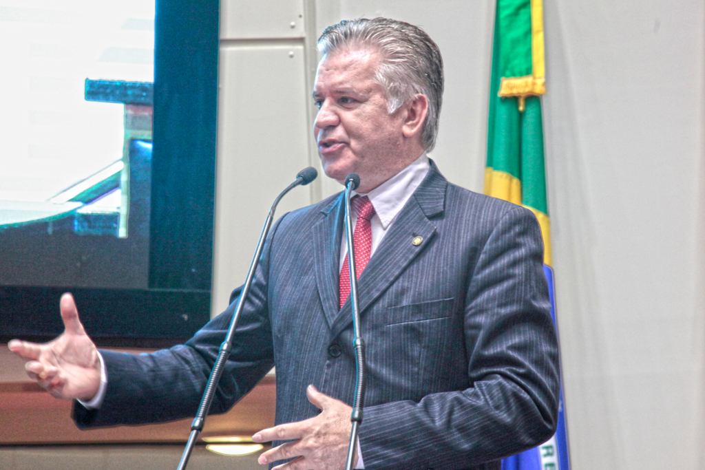  - Deputado estadual Cesar Valduga (PCdoB) e os cem anos após primeira edição, Brasil se prepara para Greve Geral ? foto de Eduardo Guedes de Oliveira/ALESC.