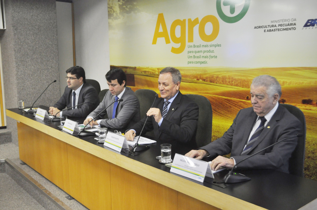 Deputado Colatto e Ministério da Agricultura assinam acordo para desburocratização