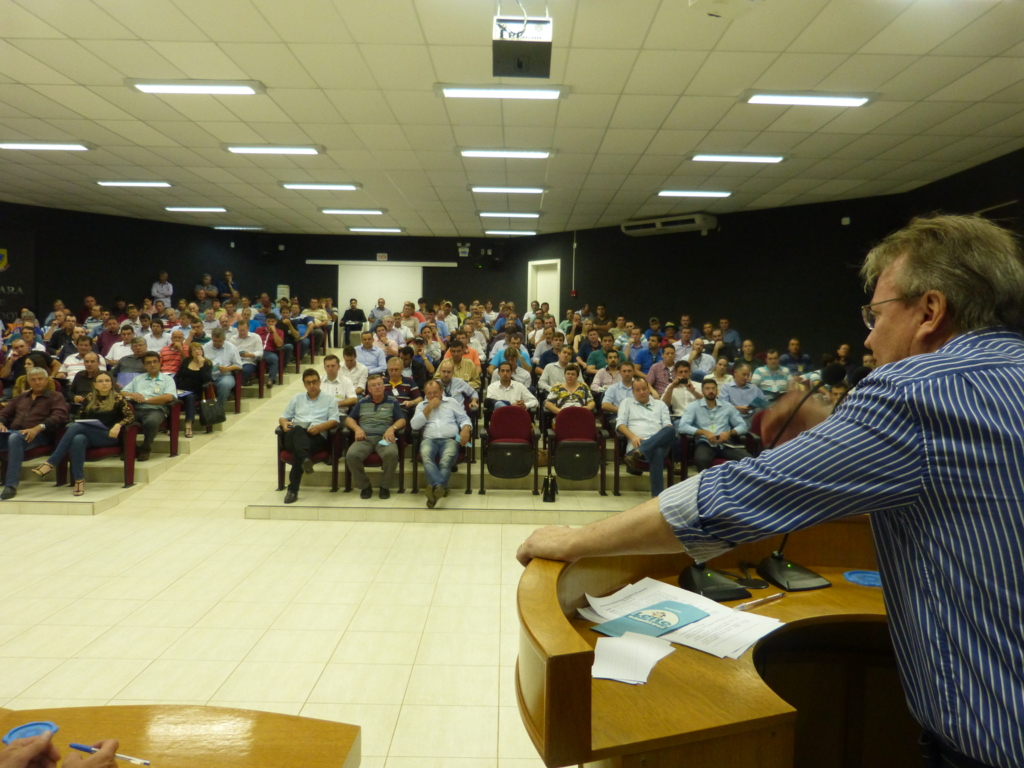 Frente Parlamentar do Leite e Mapa apresentam o programa 'Leite Saúdavel' em Maravilha