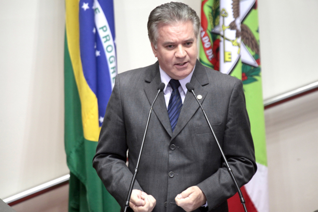  - Cesar Valduga, deputado estadual pelo PCdoB