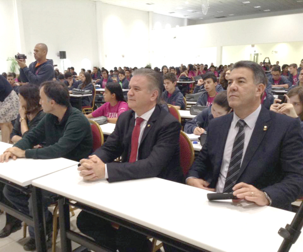 Deputado estadual licenciado Valduga acompanha palestra do ministro Rebelo