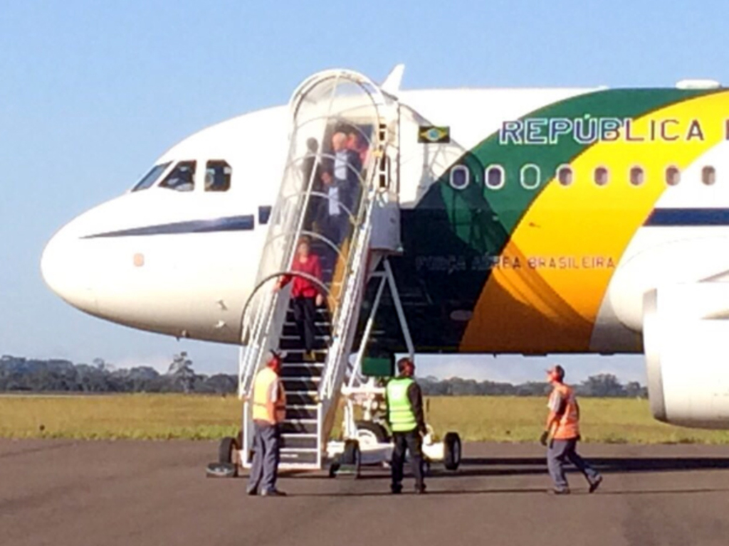 Dilma chega a Santa Catarina para visitar cidades atingidas por tornados