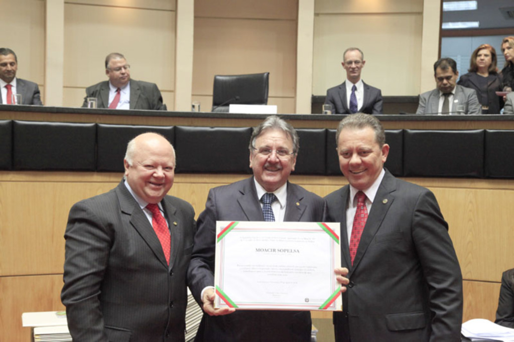 Sopelsa recebe título do Mérito Legislativo