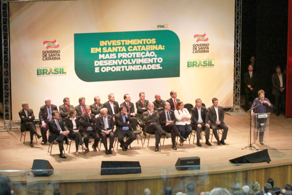 Em Florianópolis, Prefeito participa de evento com Presidente Dilma