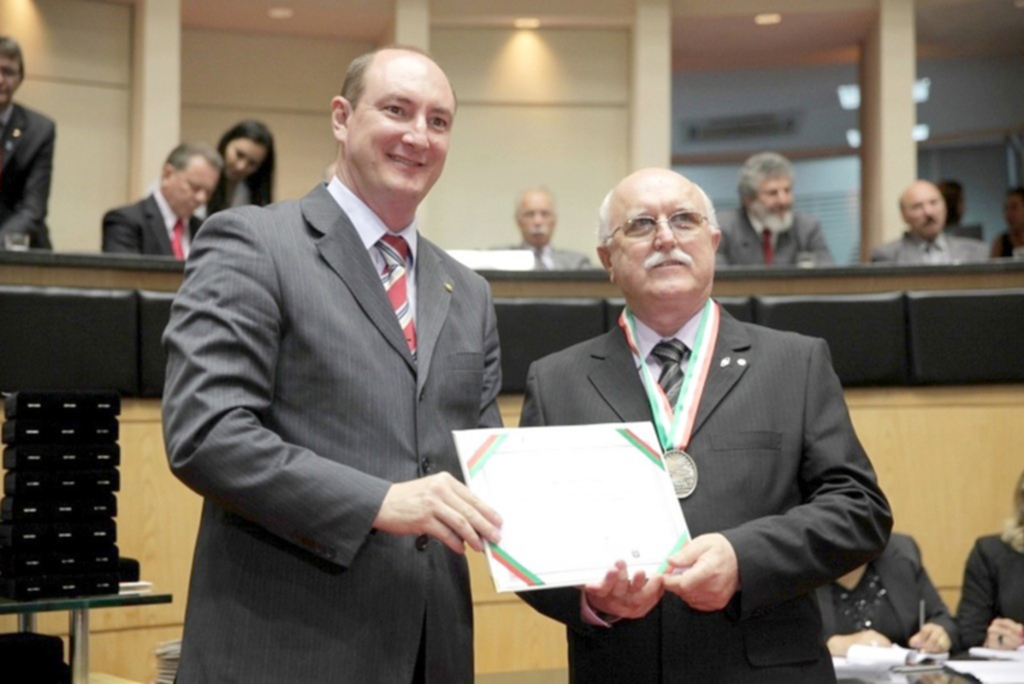 Zordan recebe Comenda do Legislativo Catarinense 2013