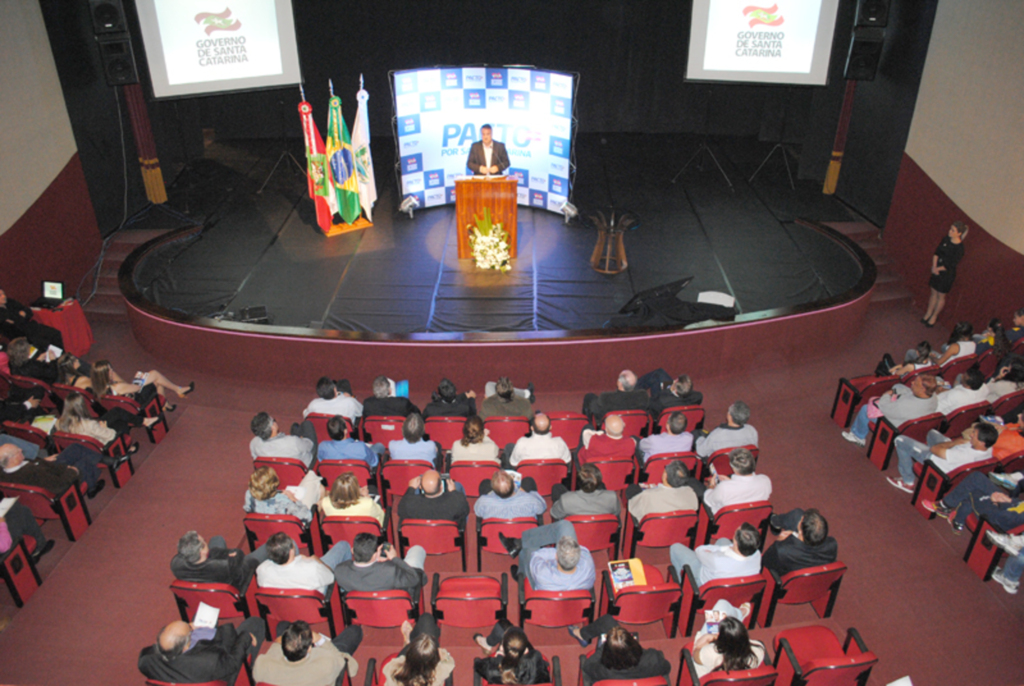 Governador Raimundo Colombo avalia as ações do Estado na região de Joaçaba