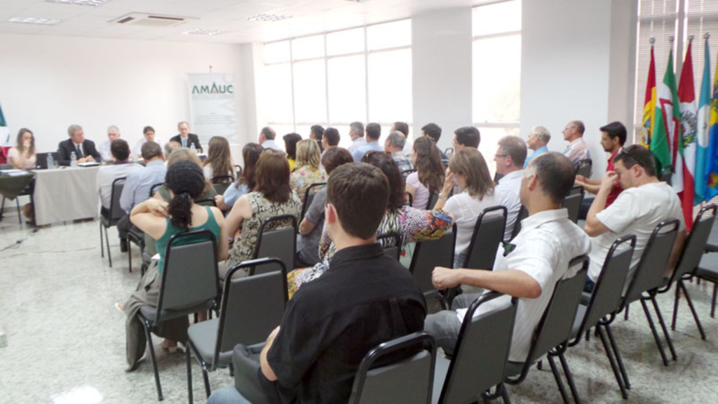 Vereador e prefeito de Ipira visitam gabinete do deputado Neodi Saretta