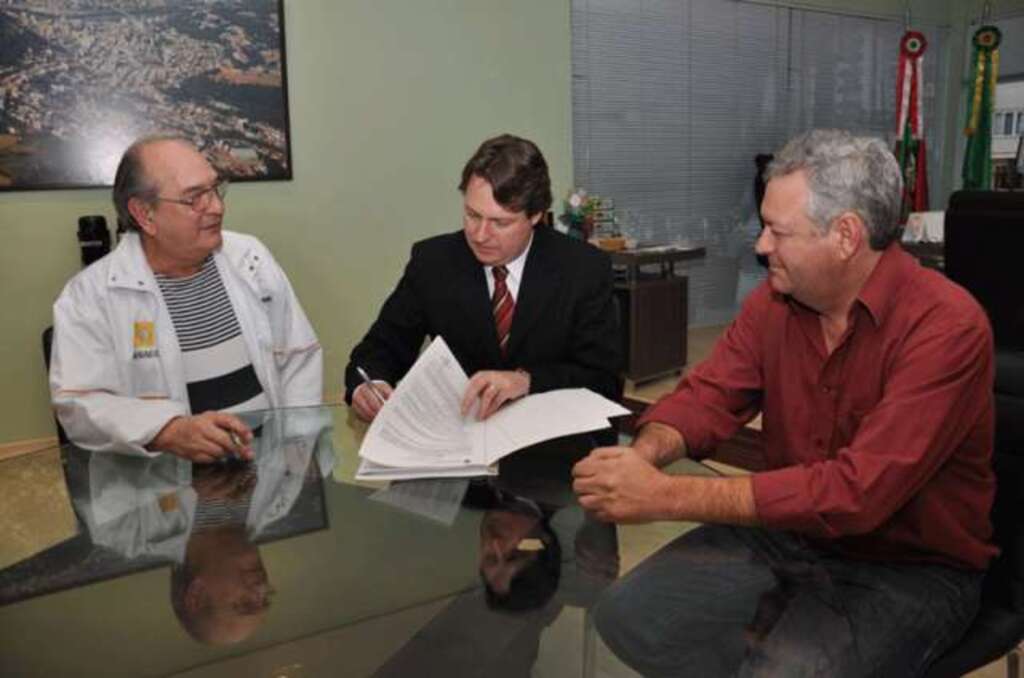 ADMINISTRAÇÃO DE RIO DO SUL VISITA JOAÇABA PARA CONFERIR O SISTEMA DE GESTÃO DE FROTAS