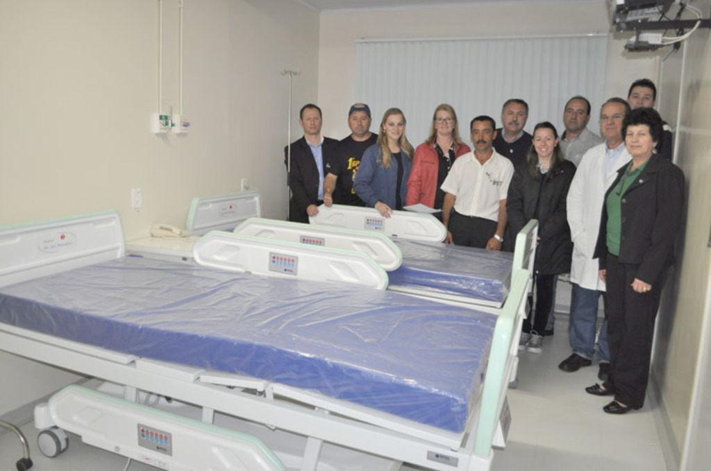 Hospital Dr. José Athanázio recebe 02 camas elétricas