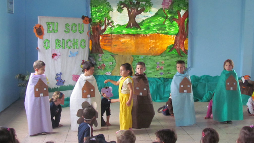 EM Bernardo Moro Sobrinho realiza apresentações do projeto 'Eu Sou o Bicho'