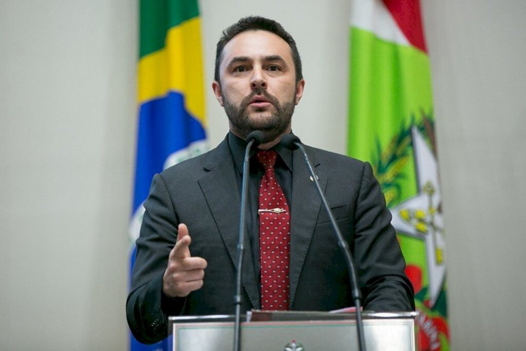 Marcius Machado pede apoio para instalação de CD do Mercado Livre em Lages