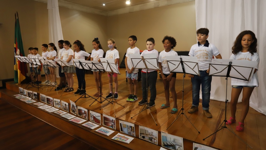Projeto promove ensino sobre patrimônio cultural e musicalidade