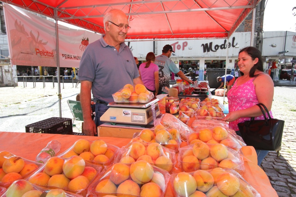 Foto: Carlos Queiroz - DP - Largo do Mercado Público é um dos pontos de venda na cidade