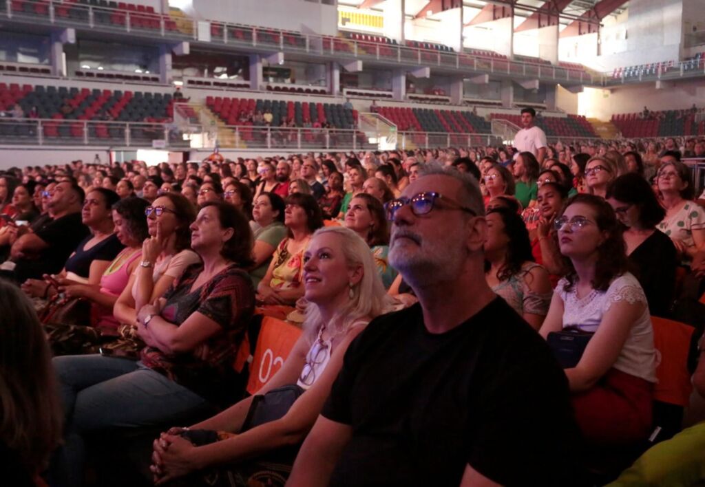 Prefeitura de Joinville homenageia servidores por tempo de serviço