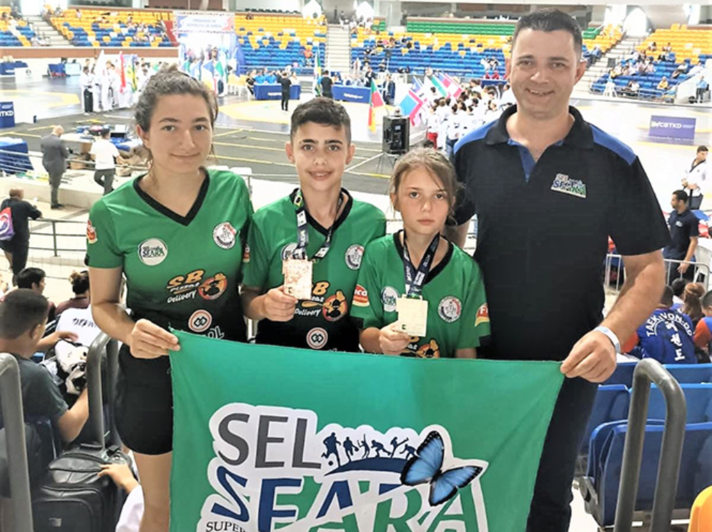  - Heloísa, João, Paola e o mestre Rodrigo no evento