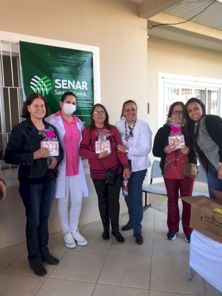  - Participantes do encontro receberam kits.