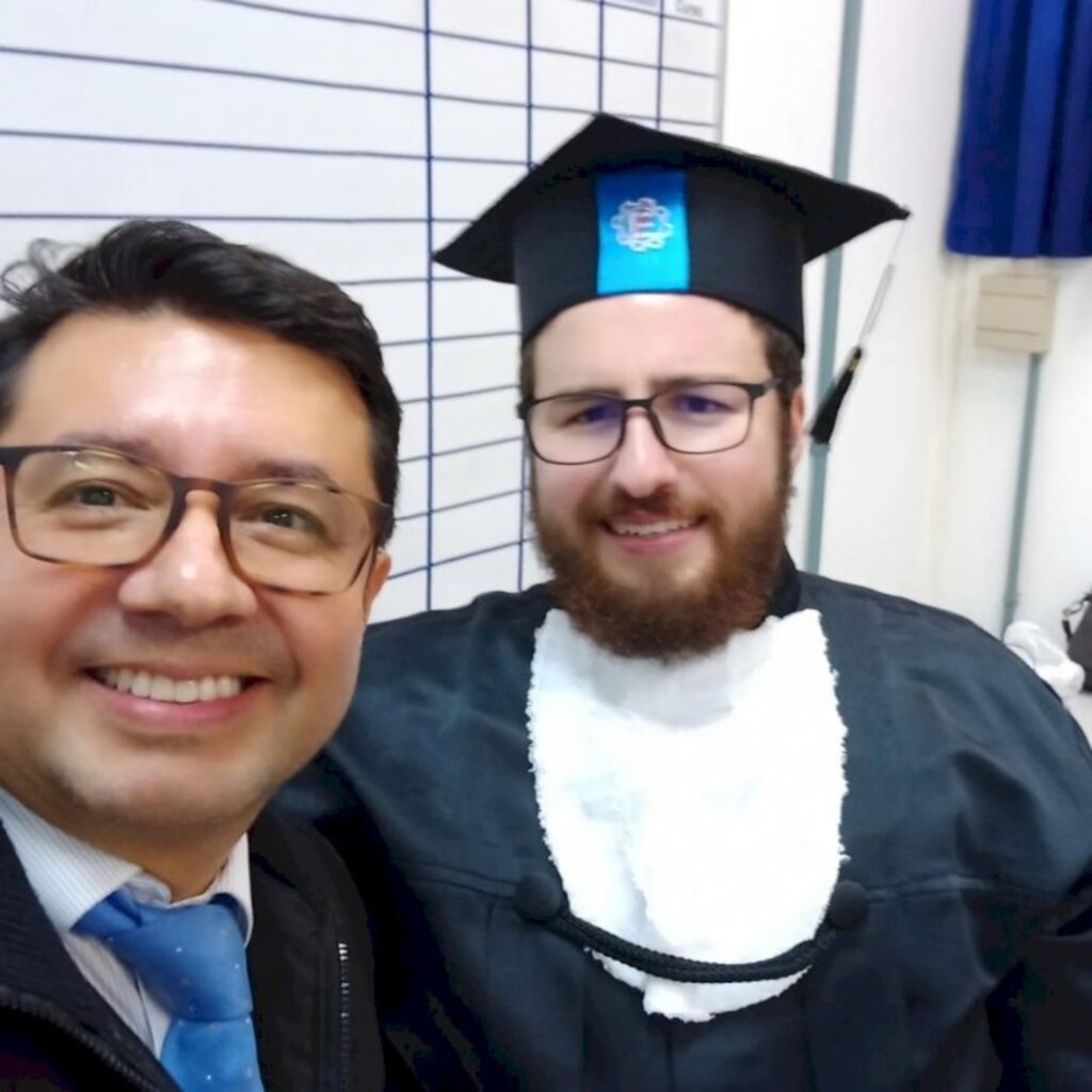 Portal Você Notícias - Prof. Luis Eduardo Palomino e o Engenheiro Canoinhense Igor José Langer em sua Colação de Grau