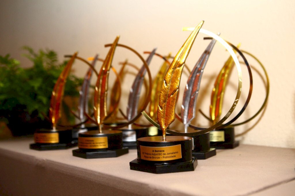 Prêmio Adjori/SC de Jornalismo estimula a produção acadêmica na área de Comunicação