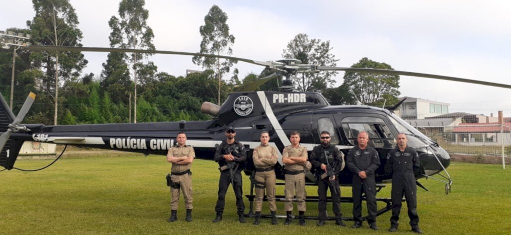 Mais de 100 policiais cumprem mandatos em operação contra o tráfico