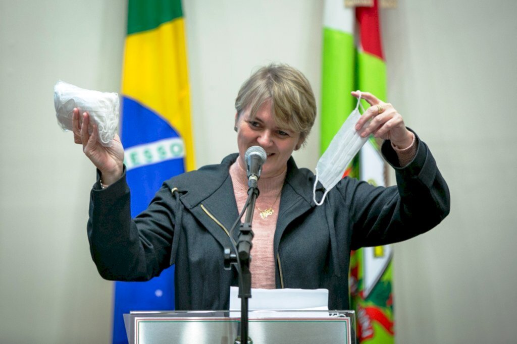 Compra de máscaras pelo governo de SC tem irregularidades, diz Ministério Público