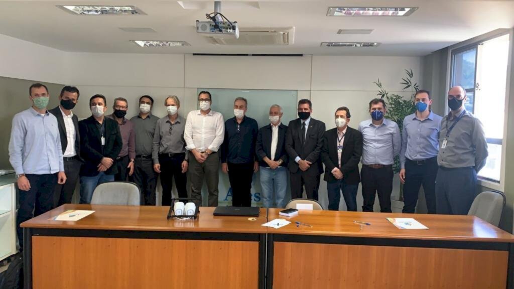 Implantação de Rede Isolada de Gás Natural no Planalto Norte é tema de reunião na ARESC