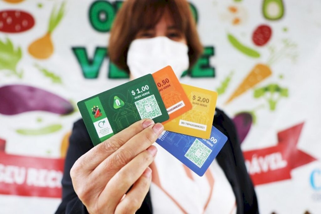 Nesta quarta tem troca de material reciclável por alimento saudável