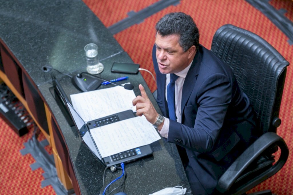 Naatz sobre o julgamento : 'A política venceu a justiça , mas a cobrança popular continuará  sobre o governador'