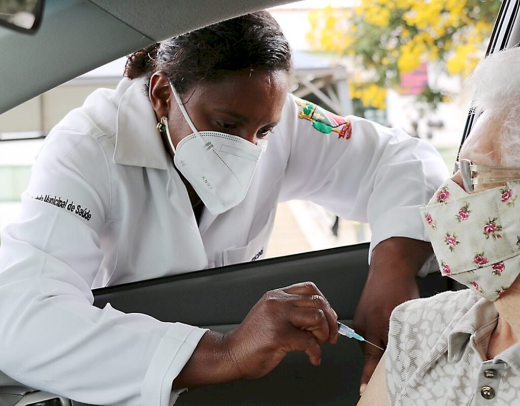 Canoinhas atinge 2 mil pessoas imunizadas com a segunda dose da vacina contra o coronavírus